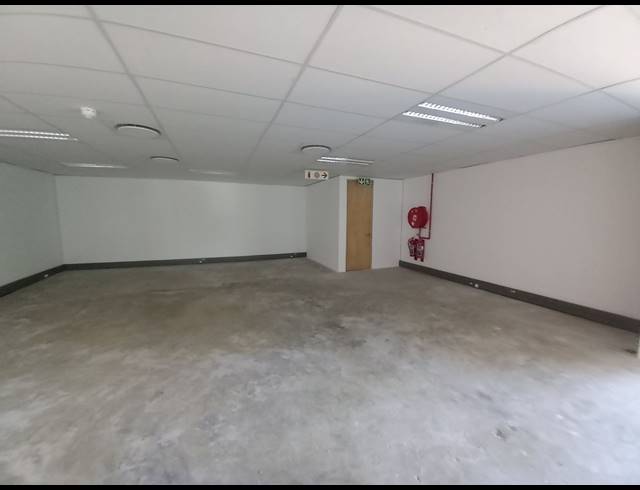 330M² OFFICE TO LET IN FOURWAYS